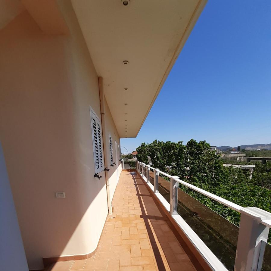 Collaku Apartment'S Vlore Exterior photo